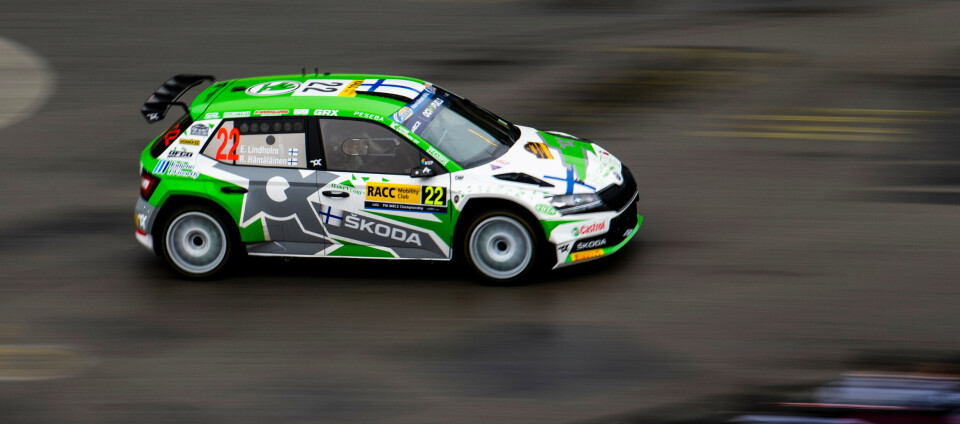 Skoda- og Toksport-fører Emil Lindholm under Rally Spania. Han er en av to førere som kan ødelegge Andreas Mikkelsens sjanser for WRC 2-gull.