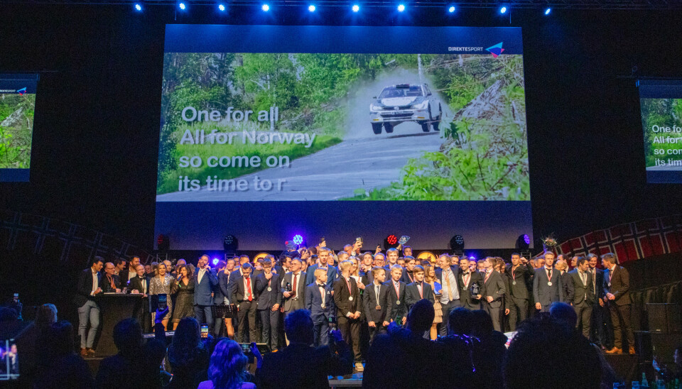 Nærmere 850 gjester satte sitt preg på Bilsportgallaen 2022 på Hellerudsletta, og over 300 av disse mottok medaljer for sin innsats bak rattet denne sesongen - i tillegg til flere hederspriser og andre utmerkelser til dyktige og viktige personligheter innenfor norsk bilsport.