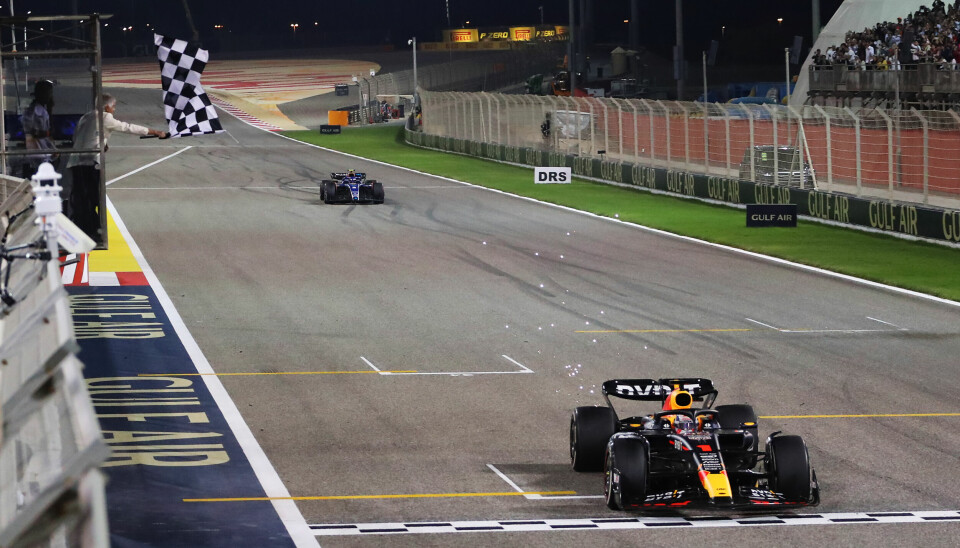 Max Verstappen ble den første til å krysse mållinja i årets Formel 1-sesong.