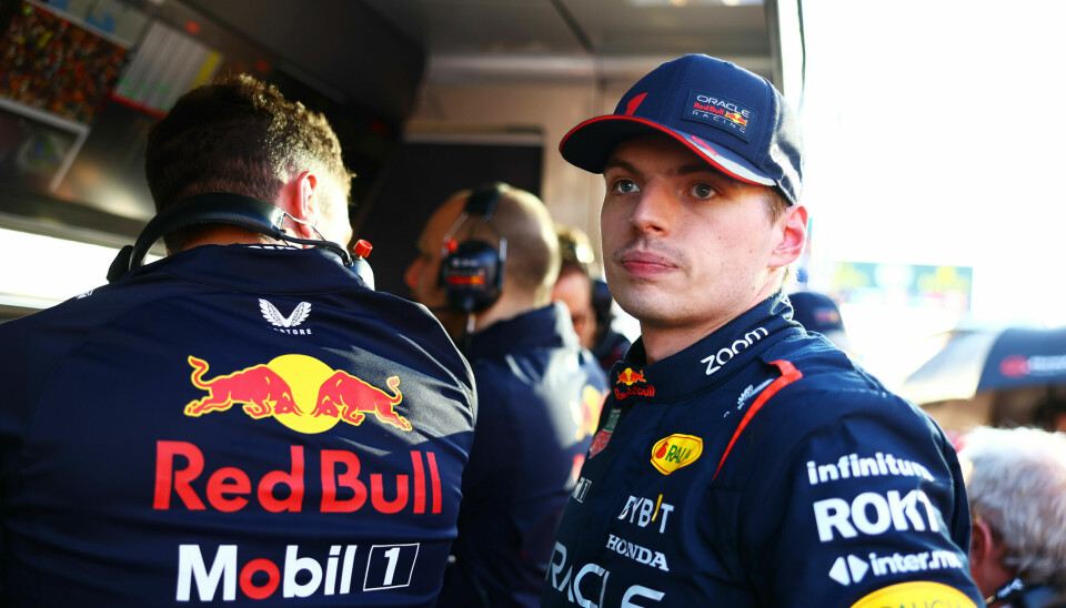 Max Verstappen venter utålmodig på konklusjonen om hvordan Australia Grand Prix skal avgjøres.
