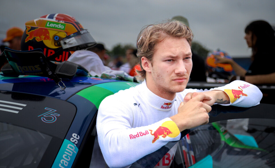 Dennis Hauger har ved siden av Formel 2-pliktene kjørt flere løp i Porsche Carrera Cup Skandinavia, her i forbindelse med oppvarmingsløpet før det legendatiske 24-timersløpet på Le Mans.