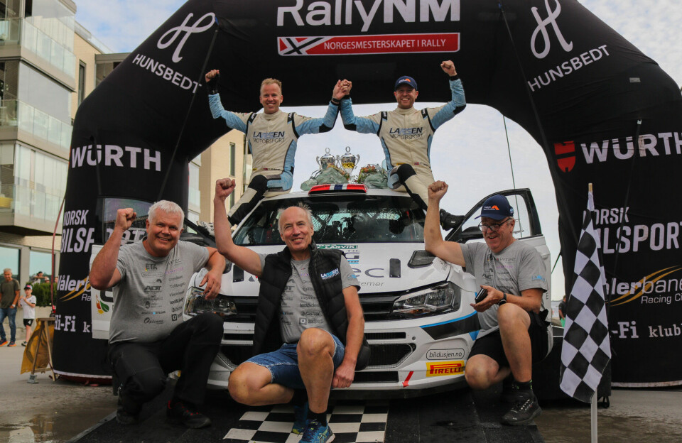 Denne gjengen kunne juble etter å ha sikret NM-gullet under fjorårets Rally Larvik. Frank Tore Larsen er igjen storfavoritt til å sikre gullet.