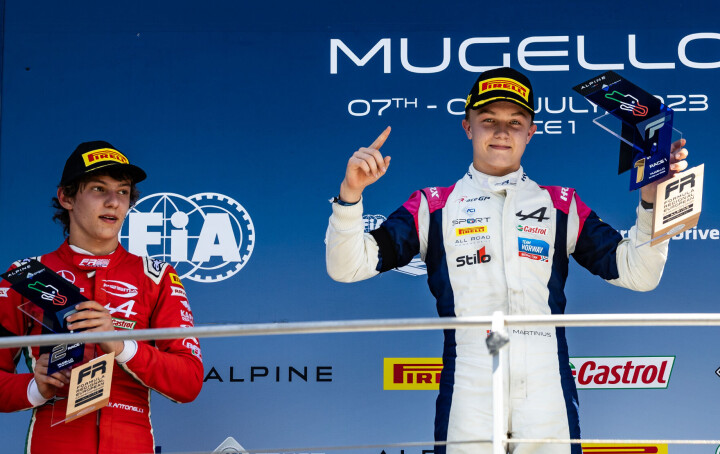 Martinius Stenshorne har i flere år konkurrert mot Andrea Kimi Antonelli både i gokart og i formelbil, her fra Stenshornes seier på Mugello i fjor.