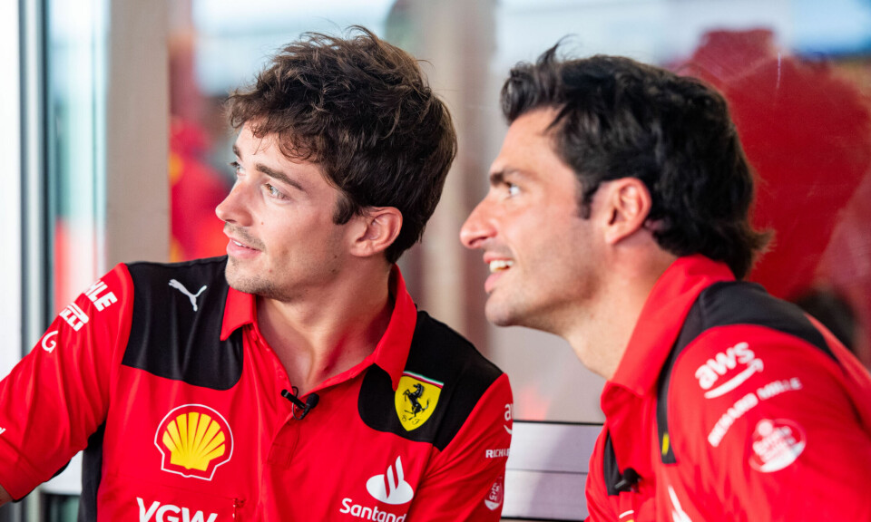 Ferrari-duoen Charles Leclerc og Carlos Sainz vil om seieren i søndagens Singapore Grand Prix.