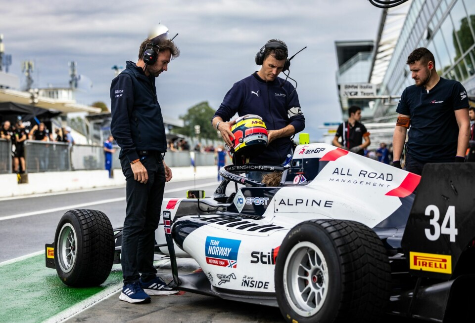 Martinius Stenshorne og R-ACE GP hentet seg inn på en imponerende måte på Monza.