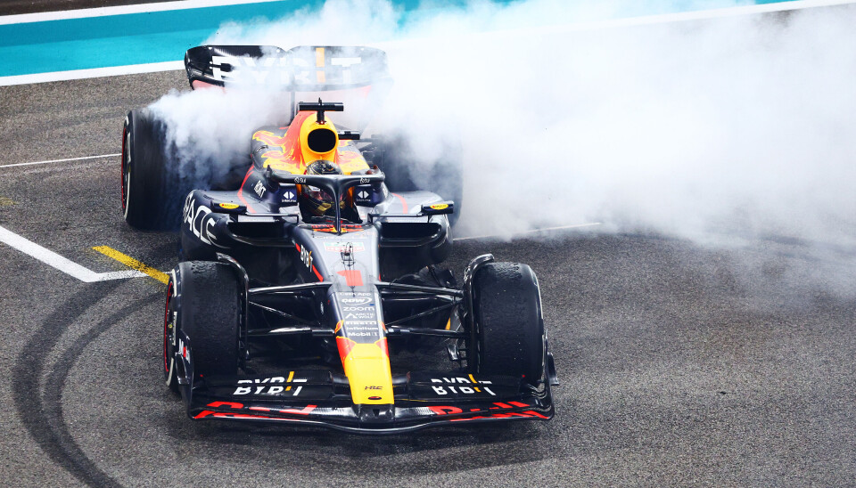 Max Verstappen feiret med donuts etter en suveren sesong.
