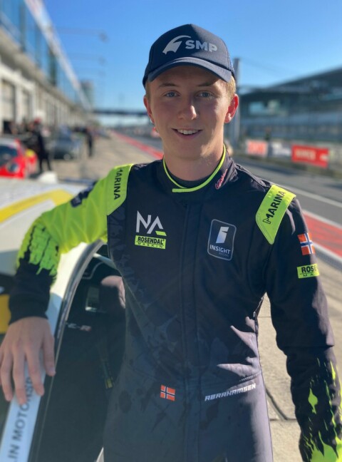 Niklas Eker Abrahamsen (19) under sin første test på Nürburgring Nordschleife tidligere i høst.