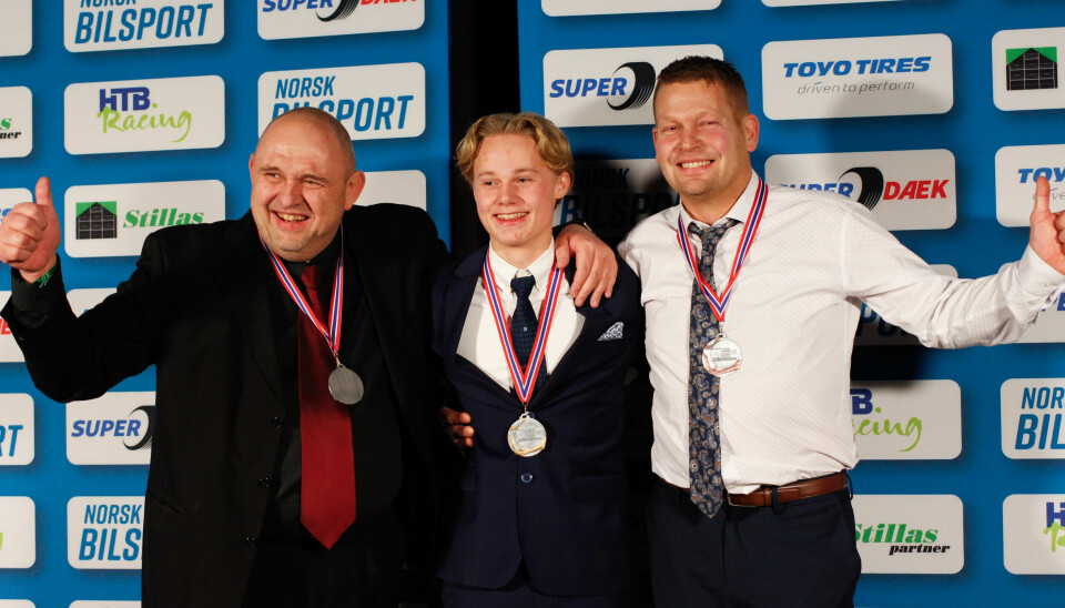 Per Jørgensveen, Oskar Biksrud og Rune Hovde mottok sine medaljer for innsatsen i GT5-klassen i årets Racing-NM. Biksrud var også finalist i Bilsporttalentet.