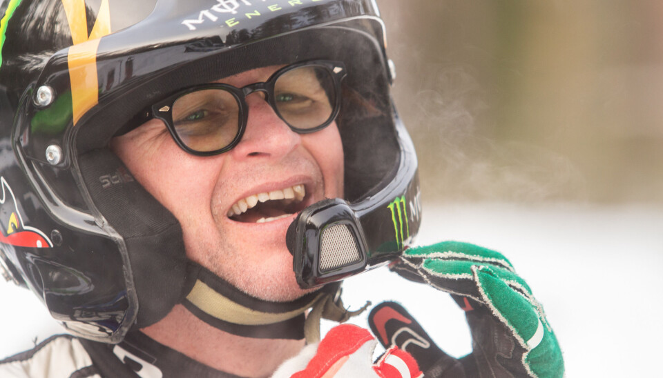 Petter Solberg var i perlehumør under testingen av R5-bilen sin i vinter. Nå skal han i aksjon igjen også i løp.