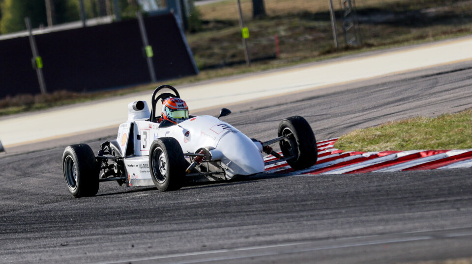 Olav Vaa i aksjon på Vålerbanen.