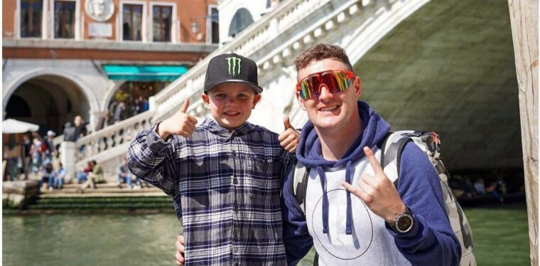 Slik har Theo (8) inspirert Andreas gjennom en tung periode i livet