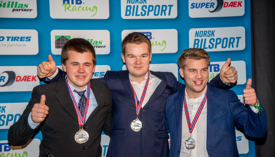 NM-medaljørene fra 2022 med Emil Sivesind, Simen Engsvik og Jonas Dalseth Jacobsen. Disse tre gjorde en snittalder på litt over 24 dette året, og er uten tvil den yngste medaljetrioen «Store Super» sammen med 2023 hvor Jørgen Syversen var med i medaljeklubben.