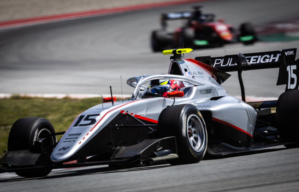 Selv om det har vært en relativt lang pause i Formel 3-sesongen har ikke Martinius Stenshorne holdt seg helt i ro.
