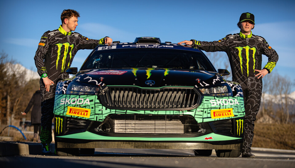 Oliver Solberg kjører i år under kontrakt med Skoda Motorsport for fullt mesterskap i WRC 2. Det låser ham også fra å kjøre med andre bilmerker også i privat regi.