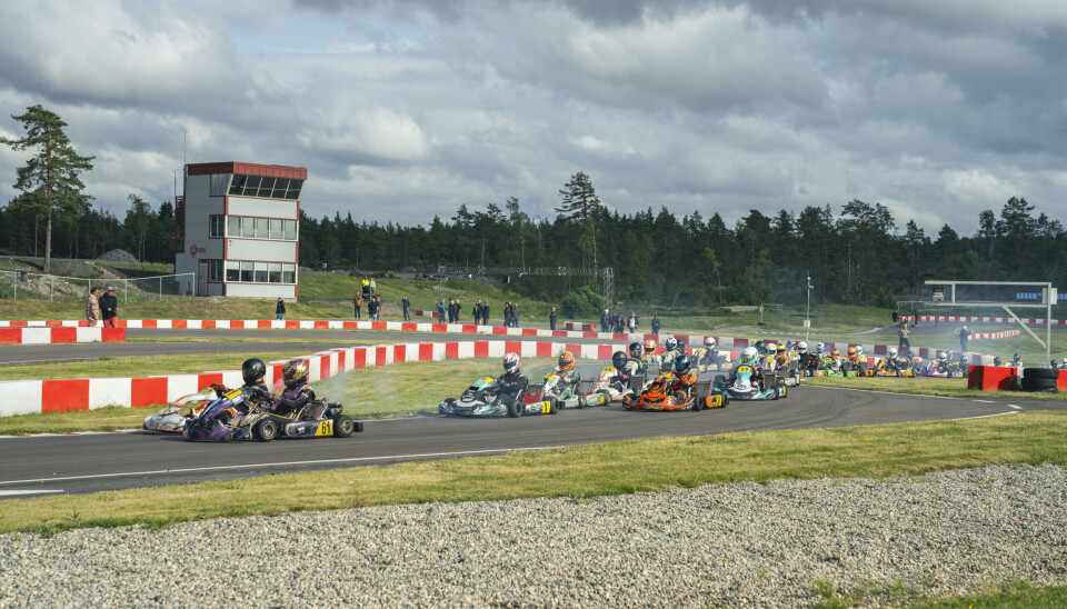 Seks runder ble kjørt, for å representere de seks rundene som aldri ble fullført etter ulykken på Andebu. I første rekke anført av finalens tetduo i Dennis Bjerke og Cornelia Constance Roer Hjelkrem. Bak følger tredjemann Nicklas Dotsetsveen. Men ved siden av ham står fjerdeplassen tom.