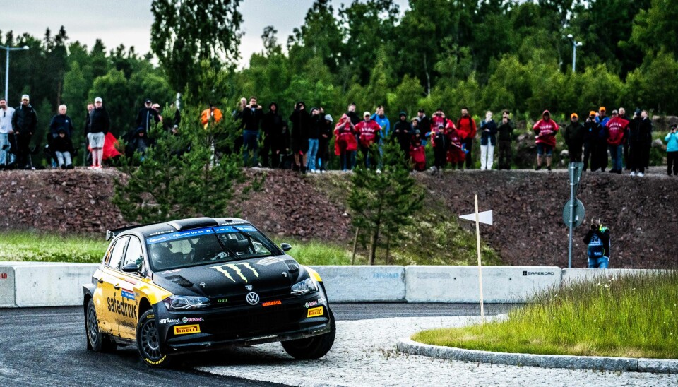 Petter Solberg fra SS1 torsdag kveld, med Jonas Andersson som kartleser. Det skulle gå vesentlig mer dramatisk for seg enn forventet. Se vedlagte video.