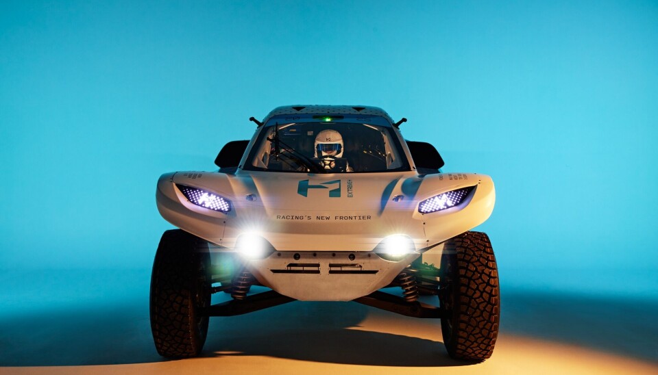 Nye Pioneer 25 drives altså av hydrogen, som serverer energi til to elektromotorer som yter 200 kilowatt hver, som betyr til sammen i underkant av 550 hestekrefter. Nytt er også at føreren plasseres i senter av cockpit.