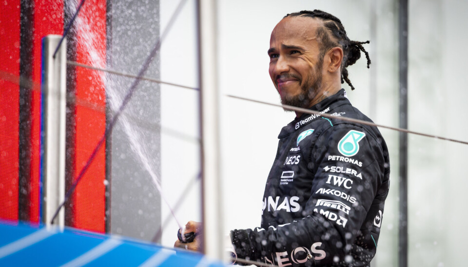 Lewis Hamilton vant Saudi-arabia Grand Prix 2021. 945 dager senere kunne briten igjen juble for seier.