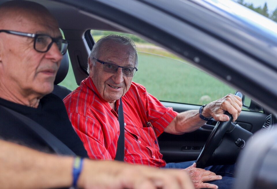 Per Engseth, her som tilskuer under Royal Rally sammen med en annen norsk bilsportlegende, Ole V. Såtvedt.