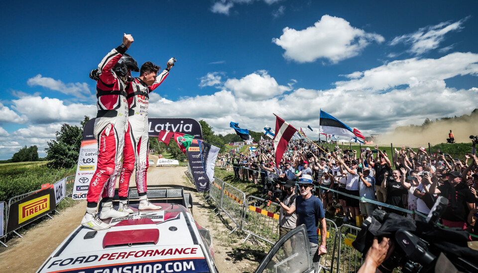 Martins Sesks er tatt imot som en helt, både blant rallyfansen i verden generelt, men spesielt i hjemlandet Latvia hvor de arrangerte sin første VM-runde denne helgen. Et teknisk problem på den aller siste etappen spolerte en sensasjonell pallplass. Men «alle» vet nå hvem 24-årige Sesks er.