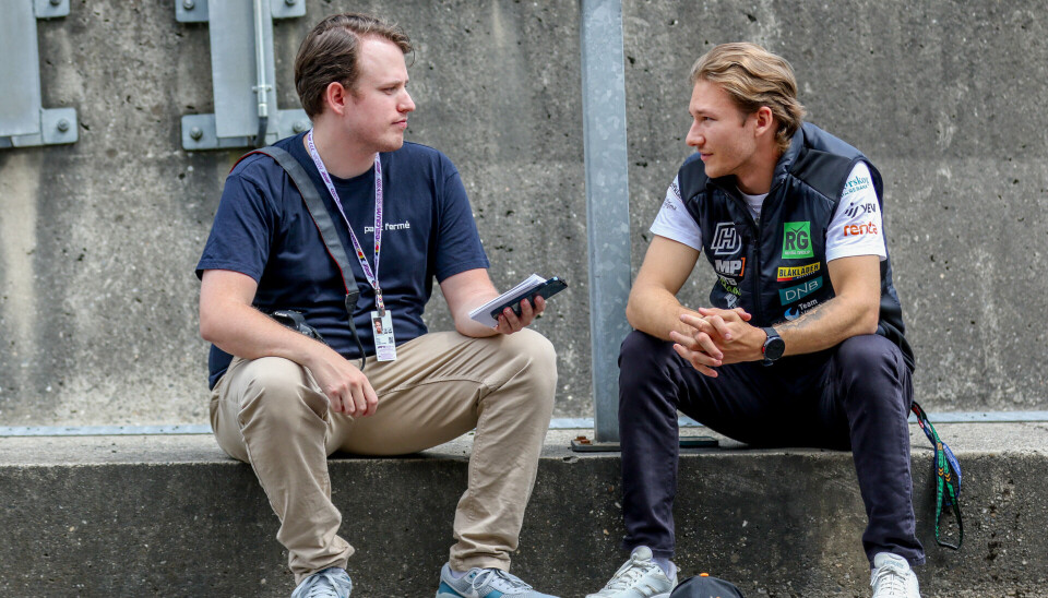 Dennis Hauger i samtale med Parc Fermés journalist i forkant av løp nummer 19 og 20 i Formel 2 denne sesongen.