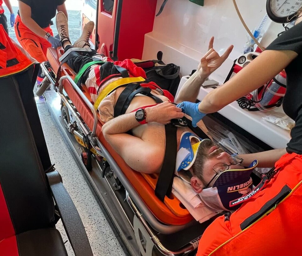 Patrik Barth har holdt seg ved godt mot til tross for at fikk kraftige skader under ulykken i Italia. Mads Østberg har også vært åpen om hendelsesforløpet og delt både bilder og detaljert informasjon om alt som har skjedd.