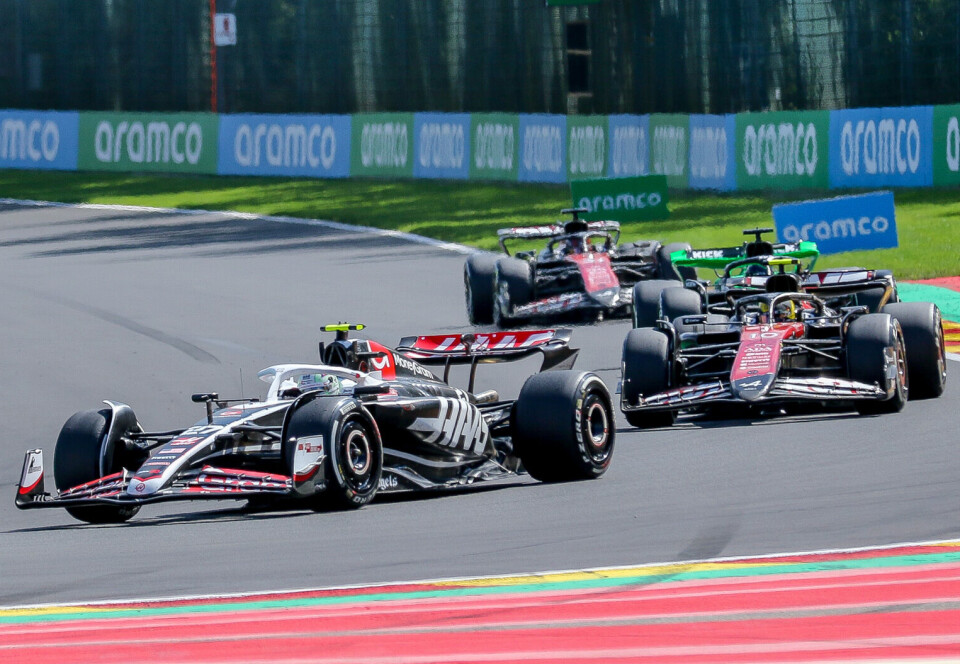 Nico Hülkenberg, her foran Pierre Gasly og hans arvtager i Haas Esteban Ocon.
