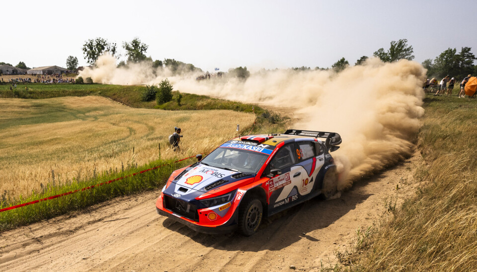 Andreas Mikkelsen og kartleser Torstein Eriksen fikk opp farta i Rally Polen.