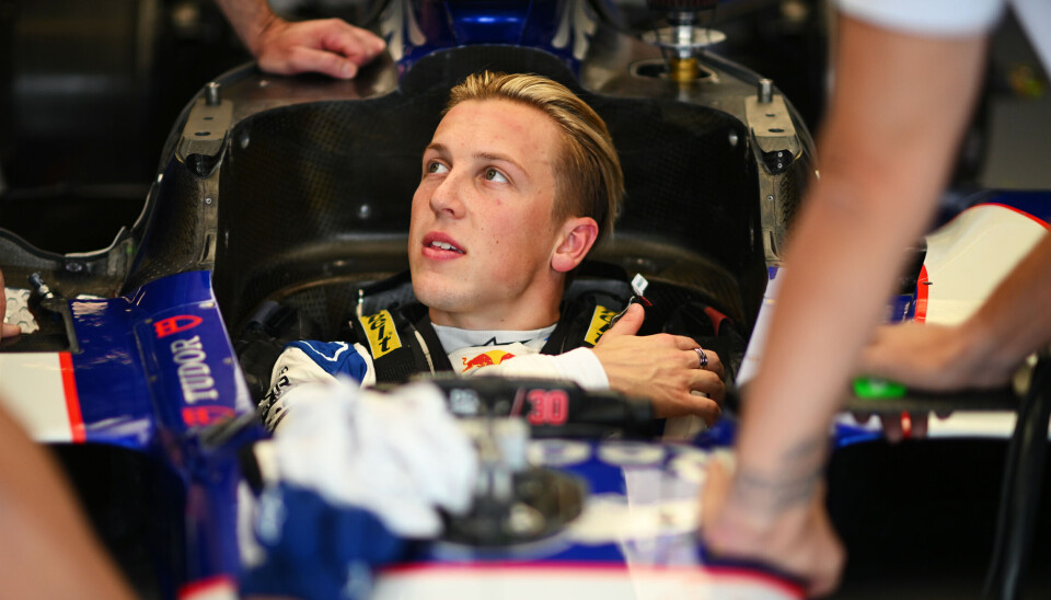 Liam Lawson er igjen på plass på Formel 1-griden.