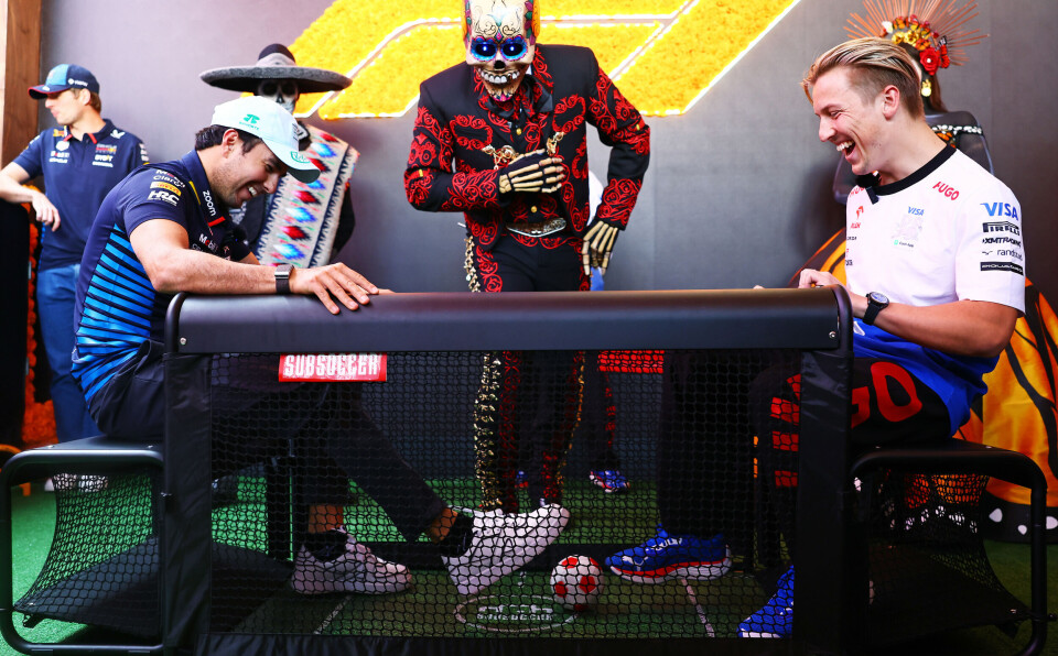 Før helgen var stemningen god mellom Sergio Perez og Liam Lawson. Det samme kan neppe sies om situasjonen i etterkant av løpet i Mexico.