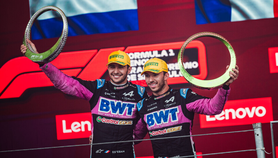 Esteban Ocon og Pierre Gasly kunne sjokkerende nok juble for pallplasser i Brasil.
