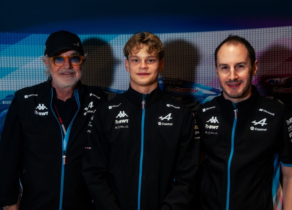 Paul Aron blir Alpine-reserve. Her sammen med Flavio Briatore og teamsjef Oliver Oakes, som forøvrig også var hans sjef i Hitech.