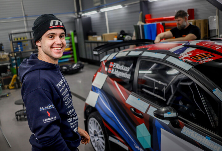 Petter Sæves Waskaas kunne stolte vise frem R5-bilen i forkant av årets sesong. Nå er det slutt.