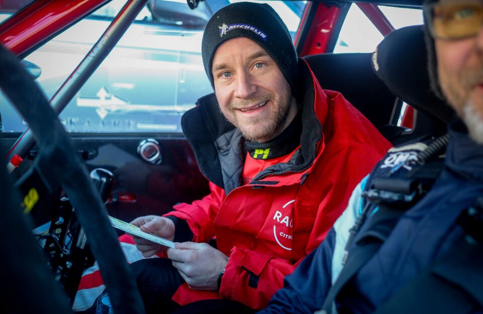 Mads Østberg var kartleser under Sigdalsrally, men nylig startet han også sesongen som fører i Qatar. Sannsynligvis skal han i år kjøre full sesong i Rally-EM, som er et FIA-sanksjonert mesterskap.