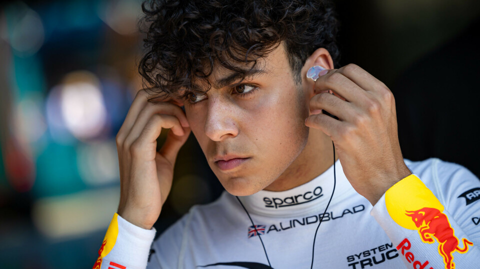 Arvid Lindblad får sannsynligvis kjøre rookie-trening i år.