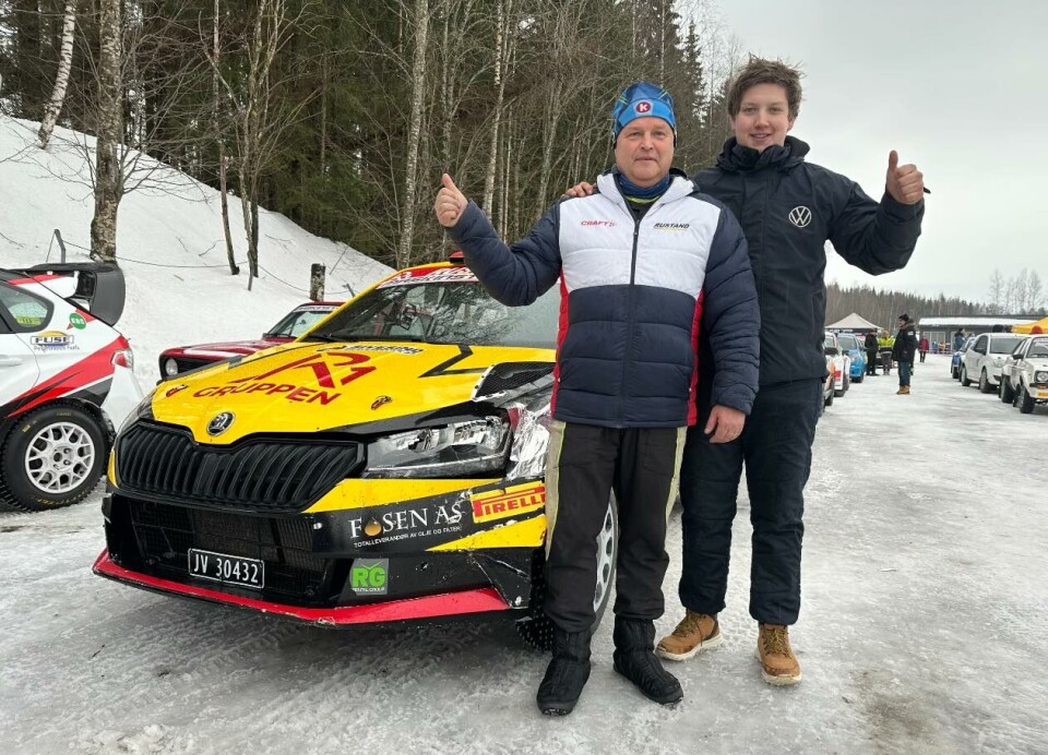 Roger Rustand og Simen Solheim jubler for totalseier på Krabyskogen.
