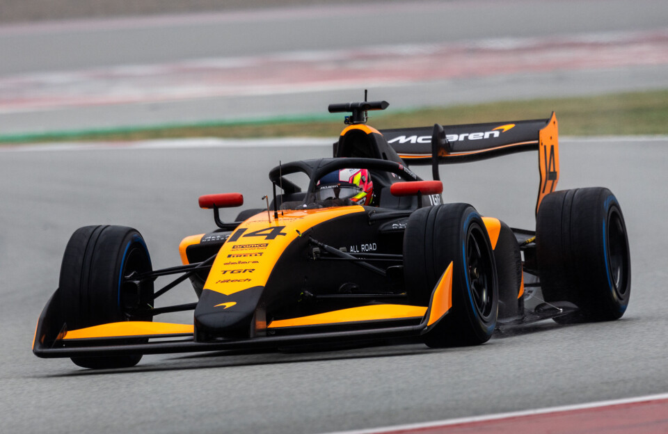 Martinius Stenshorne i aksjon under Formel 3-testen i Barcelona.
