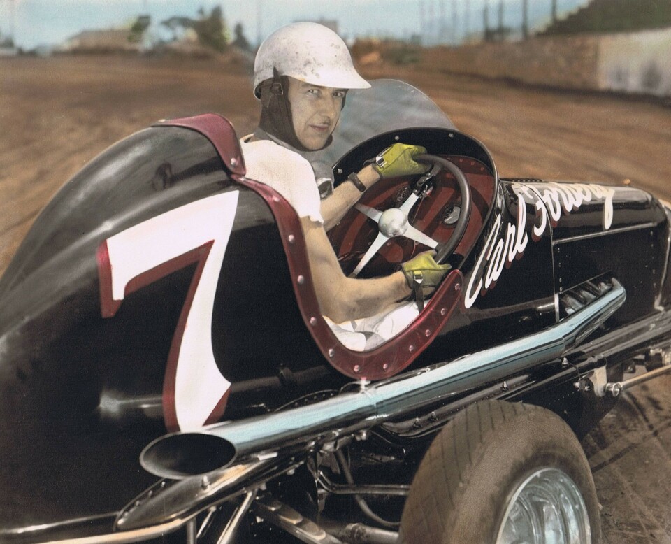 Carl Forberg i en av sine midget-biler.