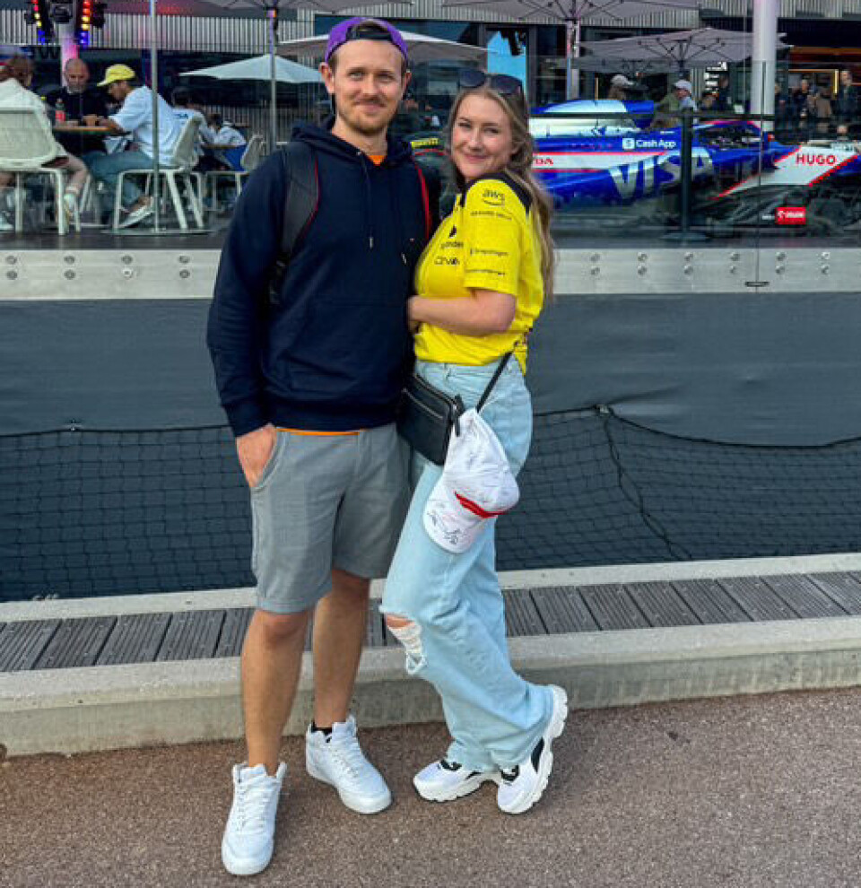Sammen med samboeren Kim har Kleiveland vært på en rekke Formel 1-turer for å vise frem sporten til sine mange tusen følgere.
