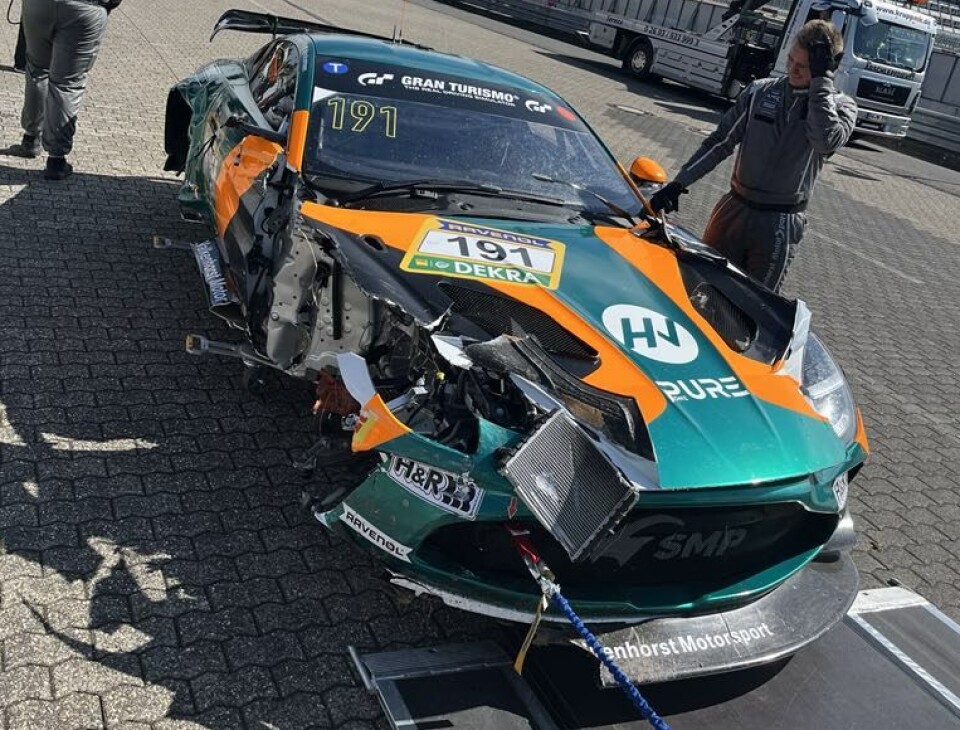 Slik så bilen til Niklas Abrahamsen og Walkenhorst Motorsport ut etter kjempesmellen i april.