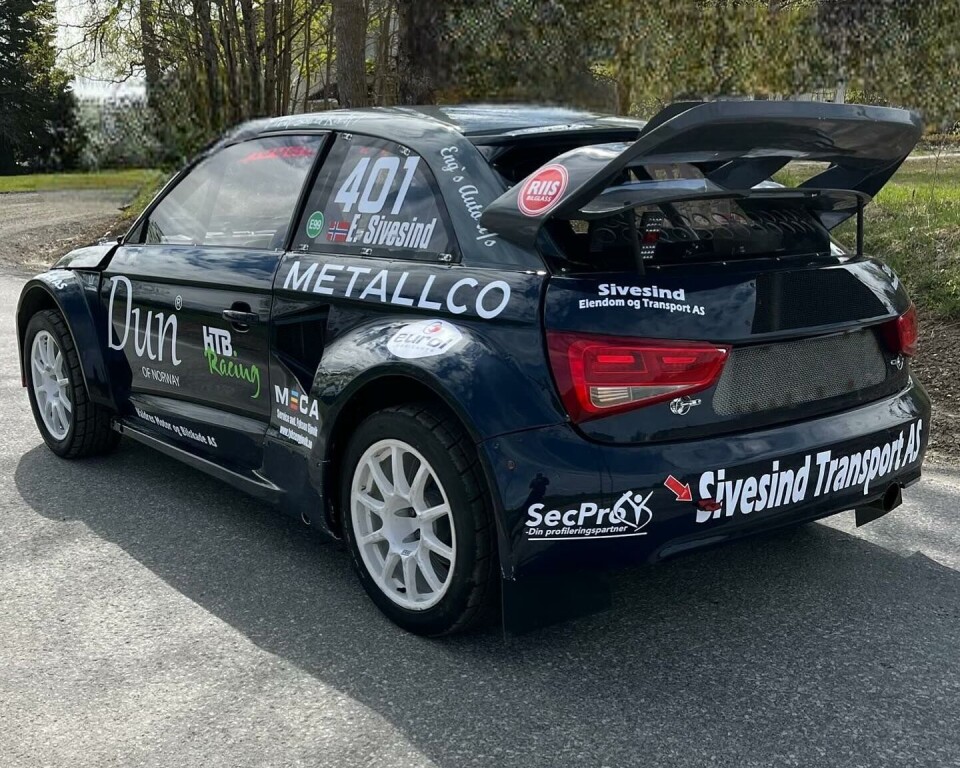 Bilen er den samme, men i år har Emil Sivesind fått mørkere lakk og turbo under panseret. At sesongstarten ikke gikk som håpet er dog ikke den nye motorteknologien sin feil, bedyrer totningen.