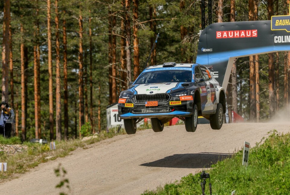 Henning Solberg og kartleser Stephane Prevot sparte ikke på kruttet over Colin's Crest, og fløy godt over 30 meter.