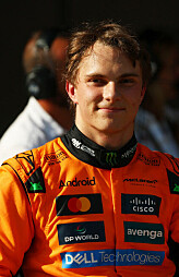 Oscar Piastri vant da Verstappen ble straffet