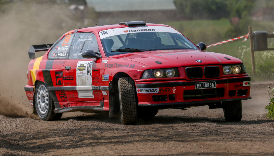Martin Nygård og Jørgen Eriksen fikk opp farta deres BMW M3 under finaledagen av den svenske delen av EM-runden i Sverige. Plutselig krasjet bilen som startet foran dem stygt, hvor det etterspurte RallySafe-systemet var det eneste som rakk å varsle den norske duoen.