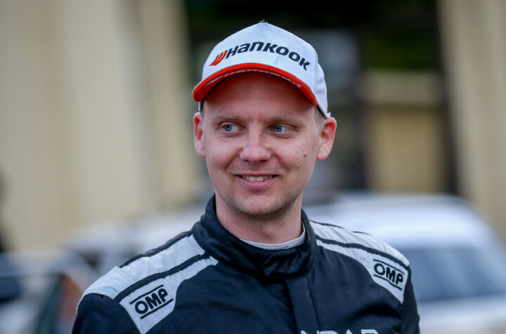 Jørgen Eriksen kjenner godt til RallySafe fra EM-runder som kartleser, men nå fikk han dele erfaringen med sin norske førerkompis Martin Nygård i en potensiell svært kritisk situasjon. Duoen blir ikke mindre overbevist av nødvendigheten de mener et slikt system har for norsk rallysport.