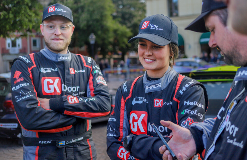 Dennis Rådström og Sunniva Rudi fra torget i Karlstad sentrum før målgangen etter helgens EM- og SM-runde.