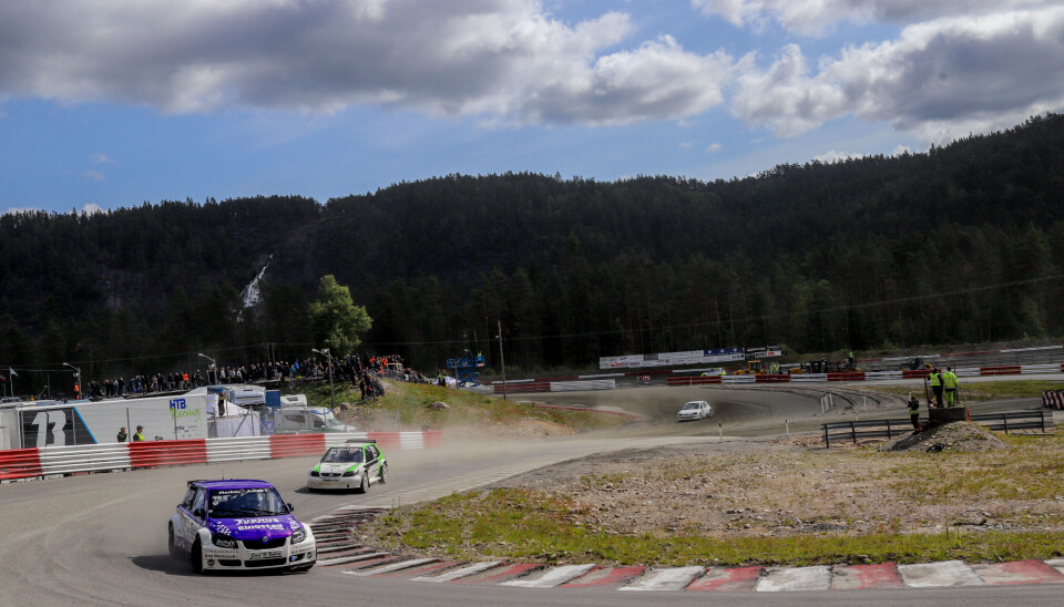 Markus Røsrud og Sindre Haug er gode kompiser både i depotet og ellers, men ute på banen måtte Haug innse at Røsrud ble et par numre for stor.