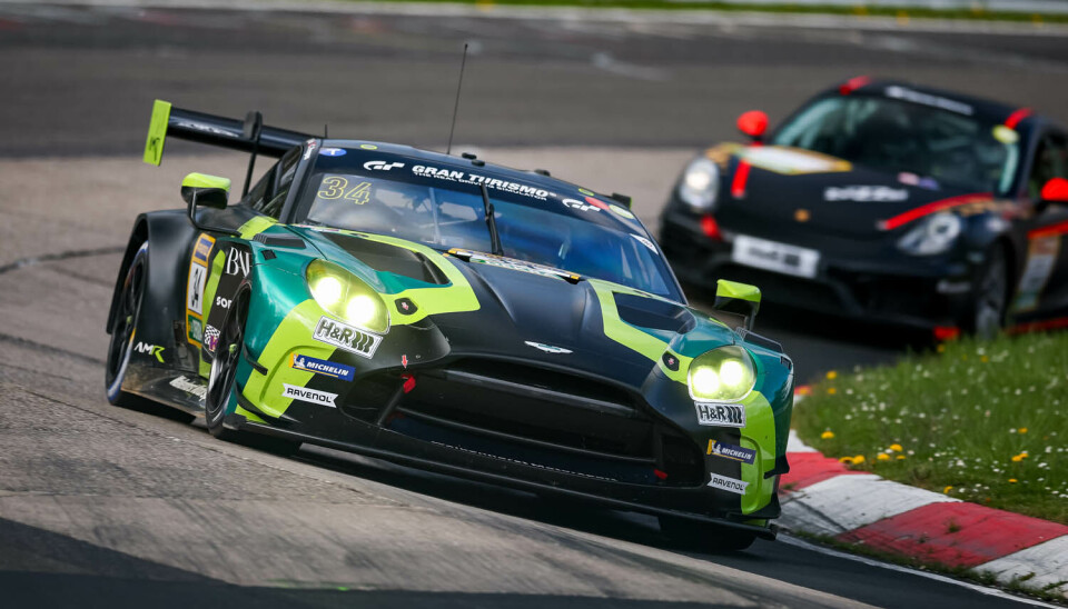 Christian Krognes jager suksess på Nürburgring i Aston Martin.