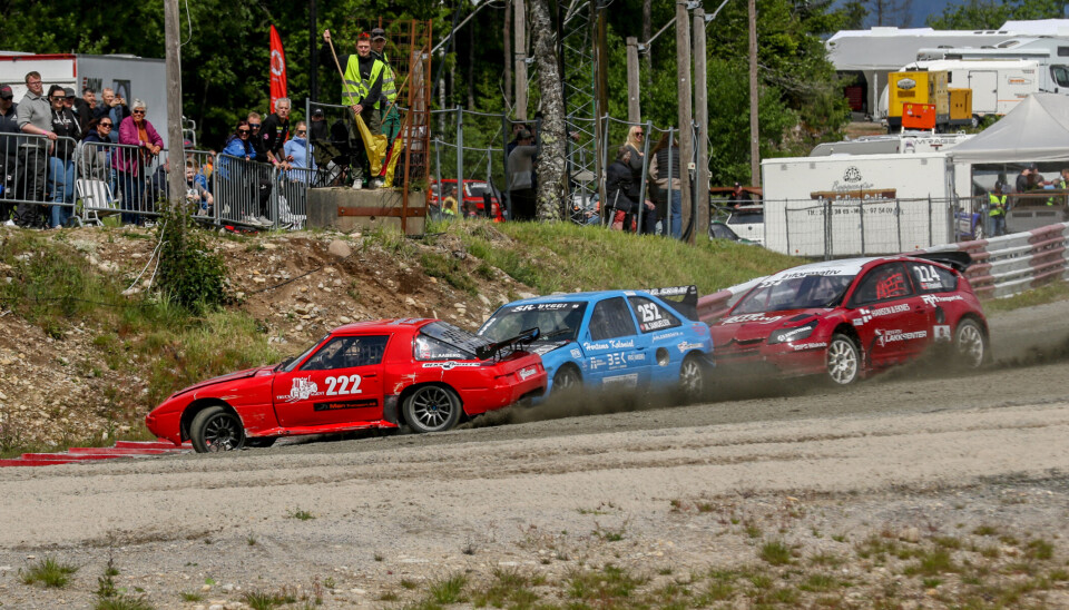 Det blet tøffe tak på Konsmo for Lasse Aaberg i sin røde Mazda RX-7, der han reiste hjem til Bergen med null poeng i sekken. Men til helgen er hodet hevet igjen, på en bane han gjorde suksess på i fjor.