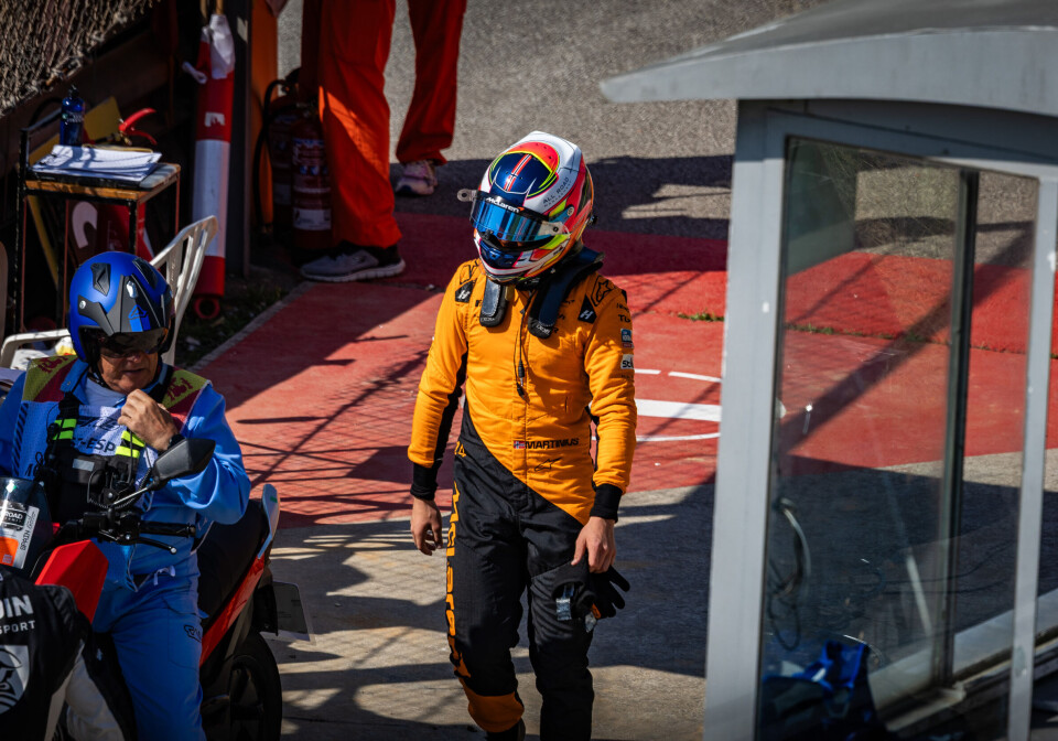 Martinius Stenshorne og Hitech-teamet har ikke fått det helt til å stemme med den nye Formel 3-bilen.
